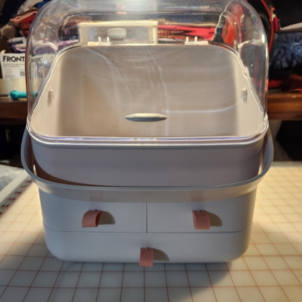 Compact Cosmetic Organizer Case in Light Gray with Blush Accents